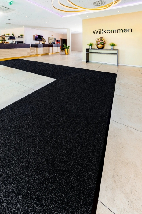 Care-Farbe-47-03-in-2-00-Breite